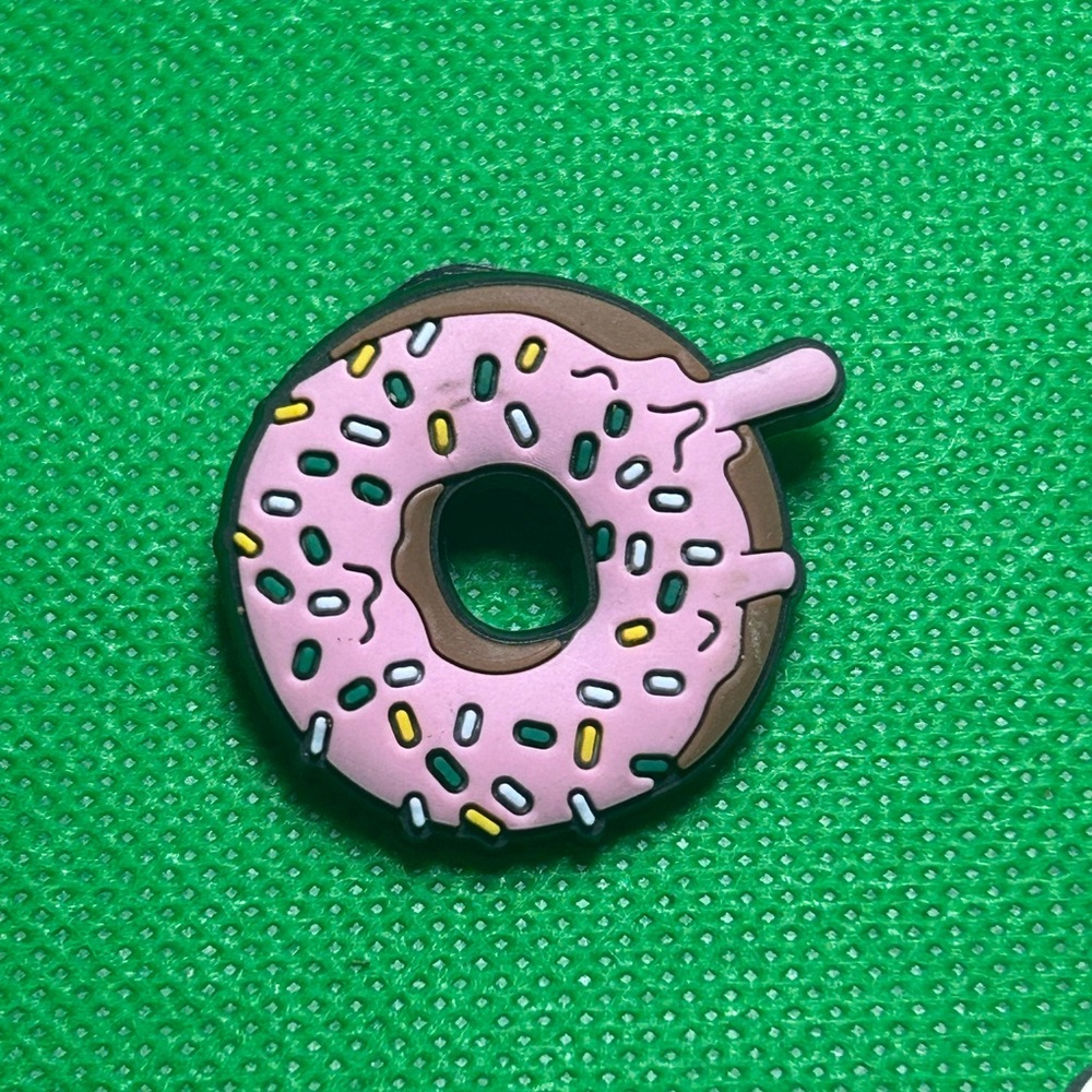 🌼 (5/$10 or 10/$15) NEW “Dunkin Donuts LOVER” Croc Charm Collection